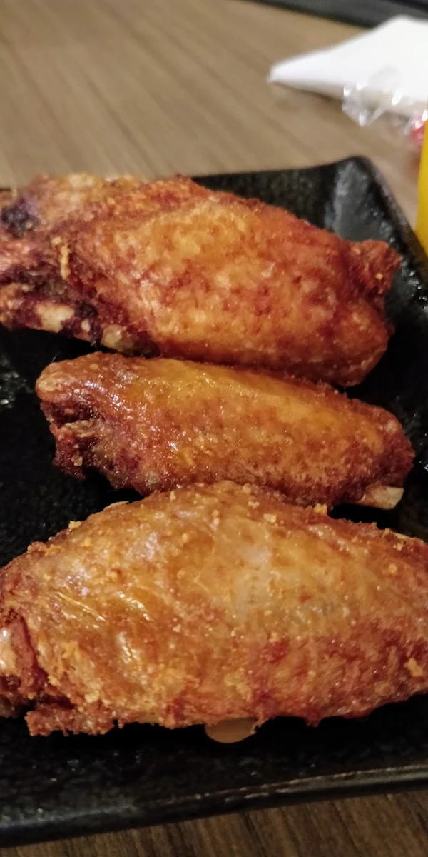Deep Fried Chicken Wings with Garlic 蒜香鸡翅, Bubble Waffle Cafe